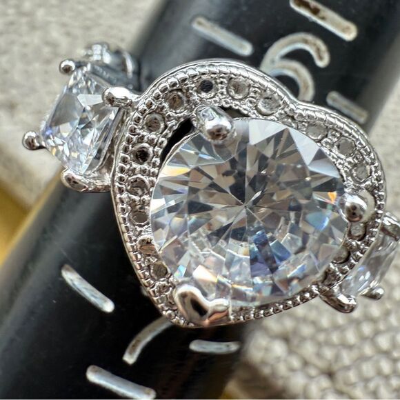 Heart Halo CZ Statement Ring Silver Tone Size 6.5 – Sparkling Bold Look - Picture 8 of 17